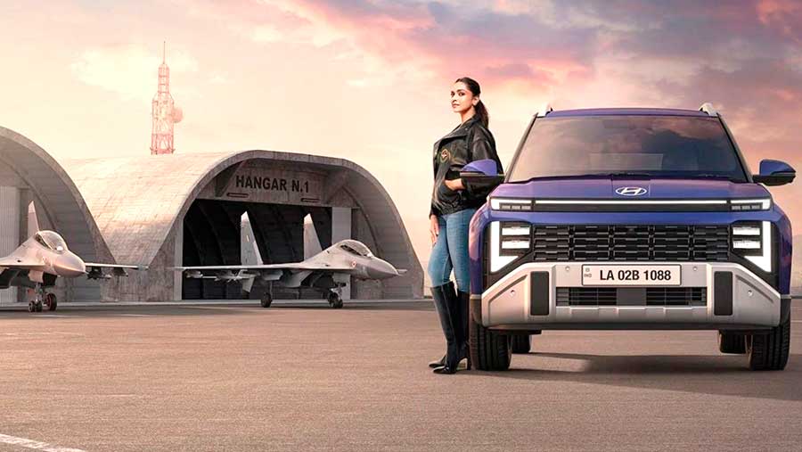 В Индии стартуют продажи кроссовера Hyundai Venue 2025 года со сдвоенными экранами (12,3”) на передней панели,  рулем без фирменной эмблемы, тремя вариантами двигателя на выбор В Индии стартуют продажи кроссовера Hyundai Venue 2025 года со сдвоенными экранами (12,3”) на передней панели,  рулем без фирменной эмблемы, тремя вариантами двигателя на выбор