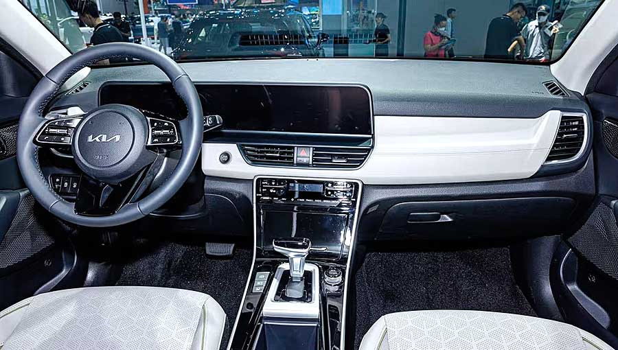 Популярный кроссовер Kia Seltos вернулся на российский рынок по цене от 1,6 млн. рублей