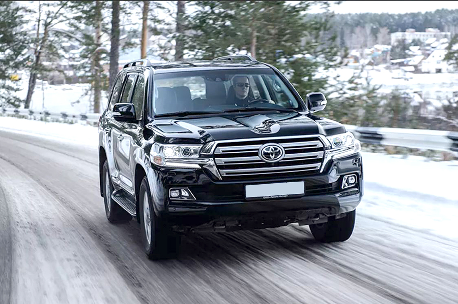 Спустя десятилетия возвращается легендарный автомобиль Toyota Land Cruiser J60 с двигателем V6-турбо