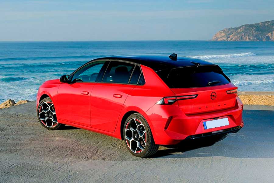 После значительного падения продаж обновленный автомобиль Opel Astra возвращается в страны ЕС