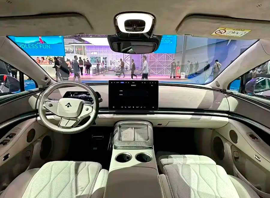 На автосалоне в Гуанчжоу 2025 производитель презентовал роскошный седан Hyptec A800