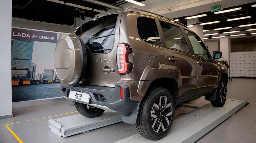Lada Niva Travel 2025: цены, комплектации, сроки поставок