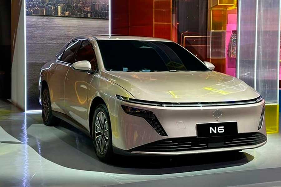 В Китае производитель представил доступный гибридный седан Nissan N6 с запасом хода 180 км и премиальным интерьером