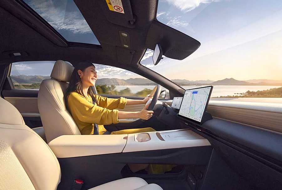 В Китае производитель представил доступный гибридный седан Nissan N6 с запасом хода 180 км и премиальным интерьером