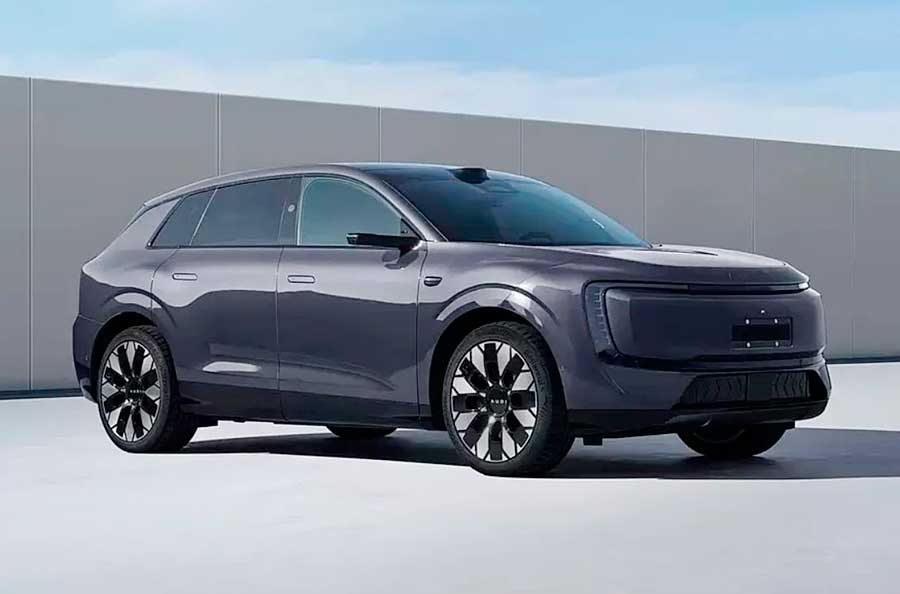 Кроссовер AUDI E7X без фирменного шильдика с кольцами сертифицирован в Китае. Продажи стартуют в начале 2026 года