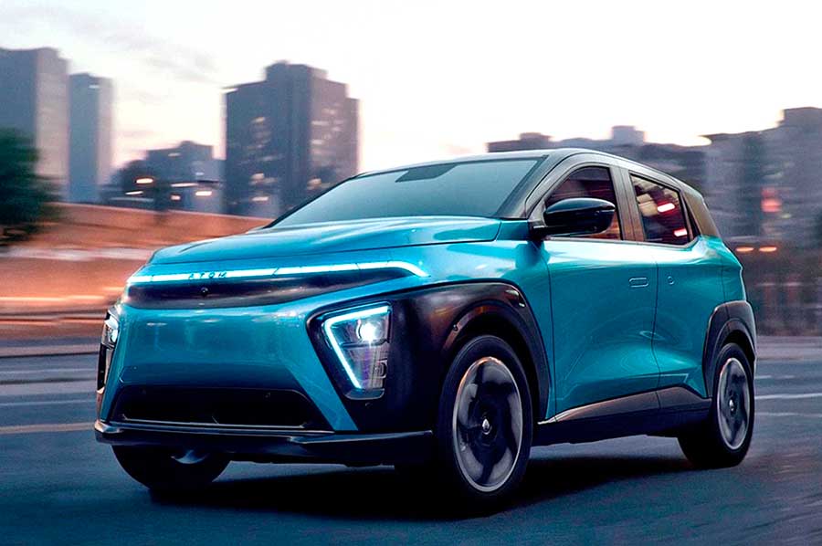 Завод «Москвич» выпустил первый конвейерный электромобиль Атом и готовится к серийному производству