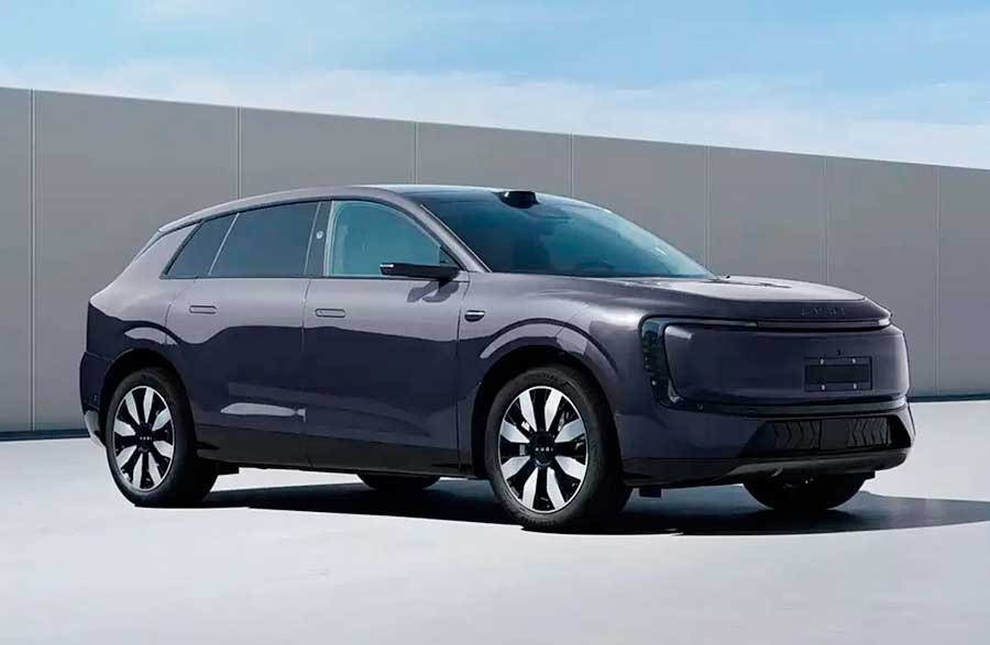 Кроссовер AUDI E7X без фирменного шильдика с кольцами сертифицирован в Китае. Продажи стартуют в начале 2026 года