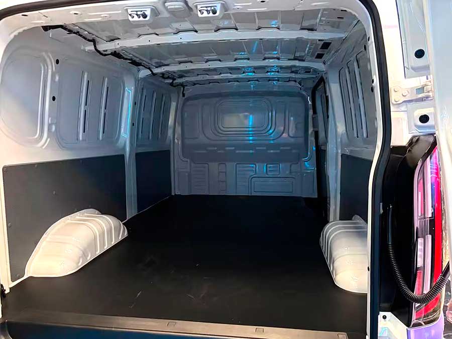 В России стартовали продажи нового фургона Foton View в двух комплектациях, цена — от 3,2 млн рублей