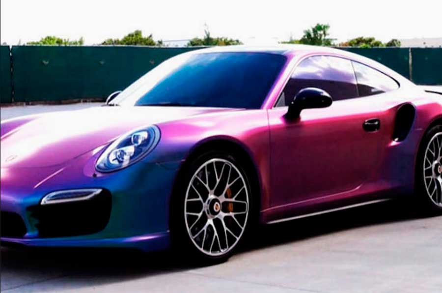 Немецкий производитель обновил Porsche Design. Получен патент на уникальную цифровую систему изменения оттенка кузова