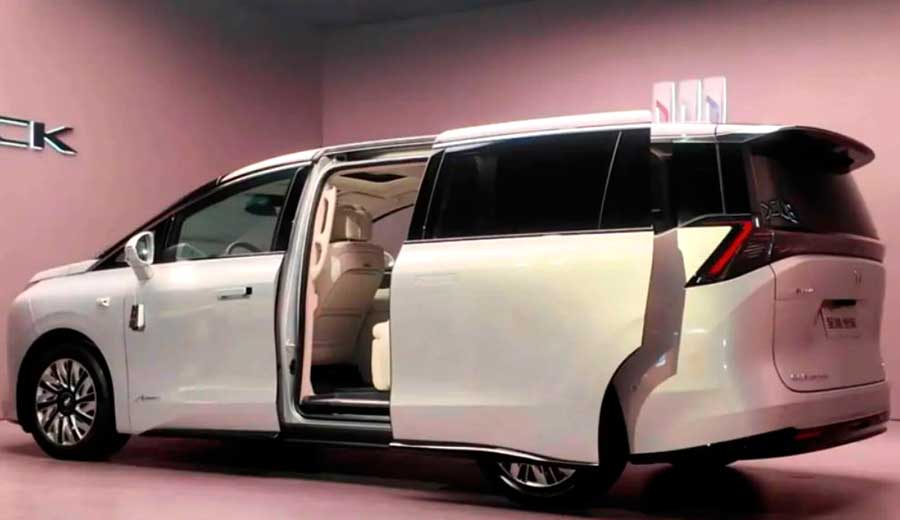 В КНР продают Buick Electra Encasa — премиальный минивэн с запасом хода 1320 км и креслами «нулевой гравитации»