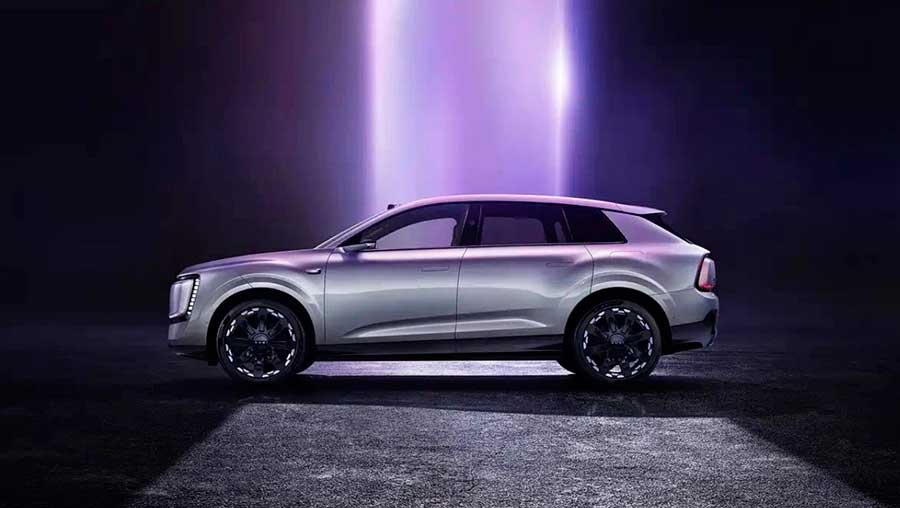 Кроссовер AUDI E7X без фирменного шильдика с кольцами сертифицирован в Китае. Продажи стартуют в начале 2026 года