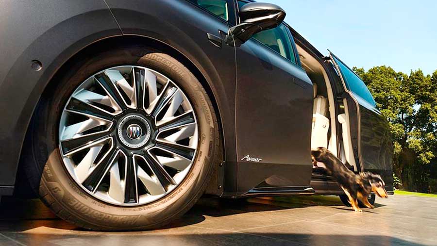 В КНР продают Buick Electra Encasa — премиальный минивэн с запасом хода 1320 км и креслами «нулевой гравитации»