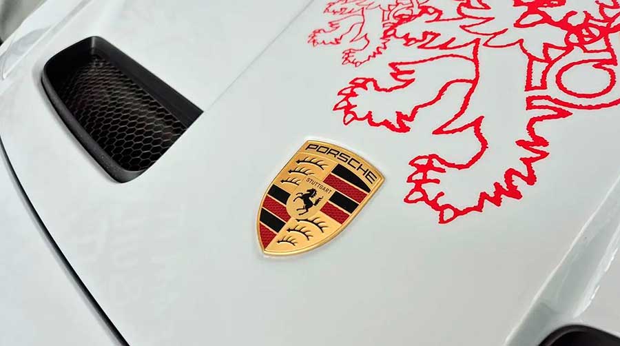 Немецкий производитель обновил Porsche Design. Получен патент на уникальную цифровую систему изменения оттенка кузова