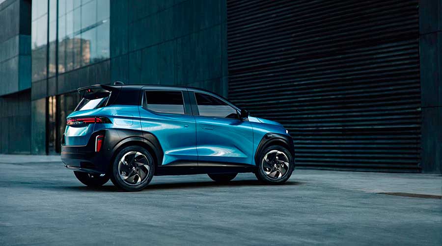 Завод «Москвич» выпустил первый конвейерный электромобиль Атом и готовится к серийному производству