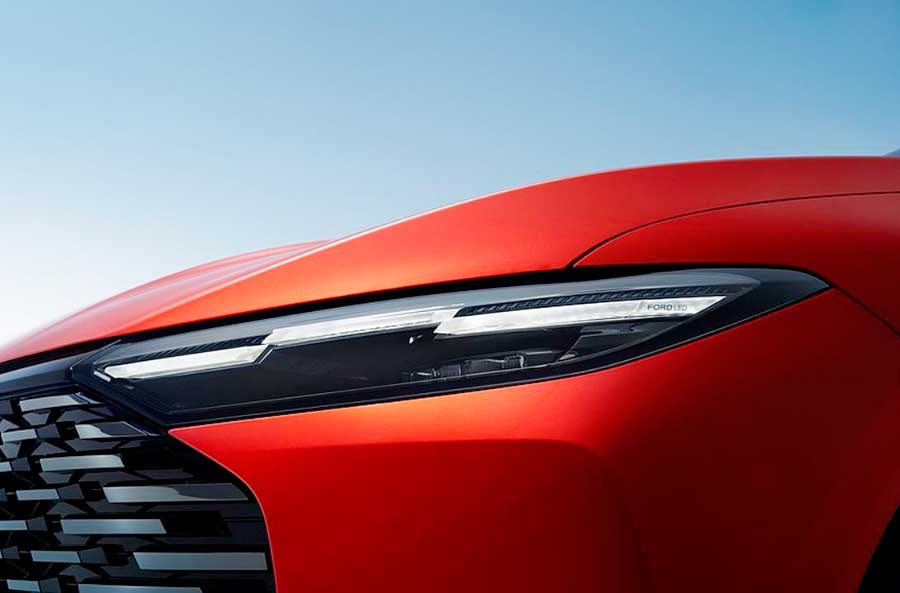 В КНР открыты продажи технологичного седана Ford Mondeo рестайлинга 2025 года с революционным 4K-экраном и увеличенной мощностью агрегатов