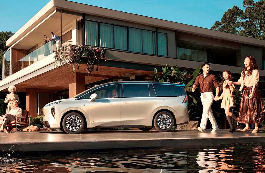 В КНР продают Buick Electra Encasa — премиальный минивэн с запасом хода 1320 км и креслами «нулевой гравитации»