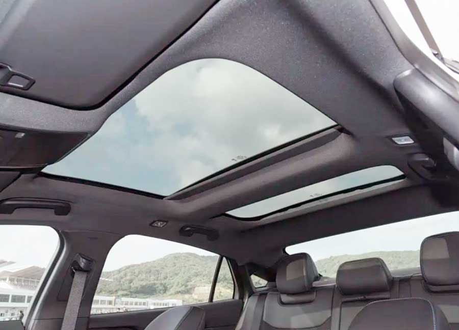 В КНР открыты продажи технологичного седана Ford Mondeo рестайлинга 2025 года с революционным 4K-экраном и увеличенной мощностью агрегатов