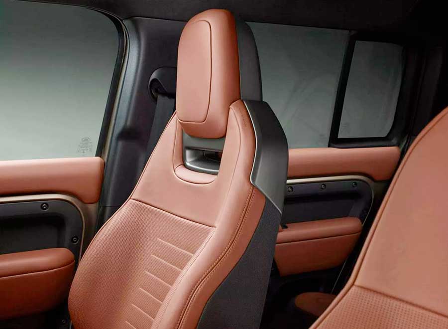 Land Rover Defender Octa. Британская компания «JLR» предлагает заказать классический внедорожник с тюнингом под Octa по цене от 190 000 £