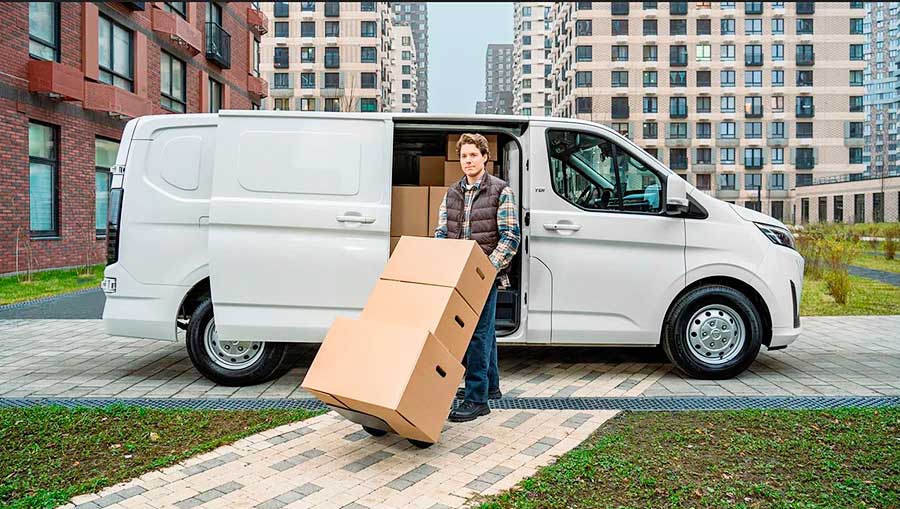 В России стартовали продажи нового фургона Foton View в двух комплектациях, цена — от 3,2 млн рублей