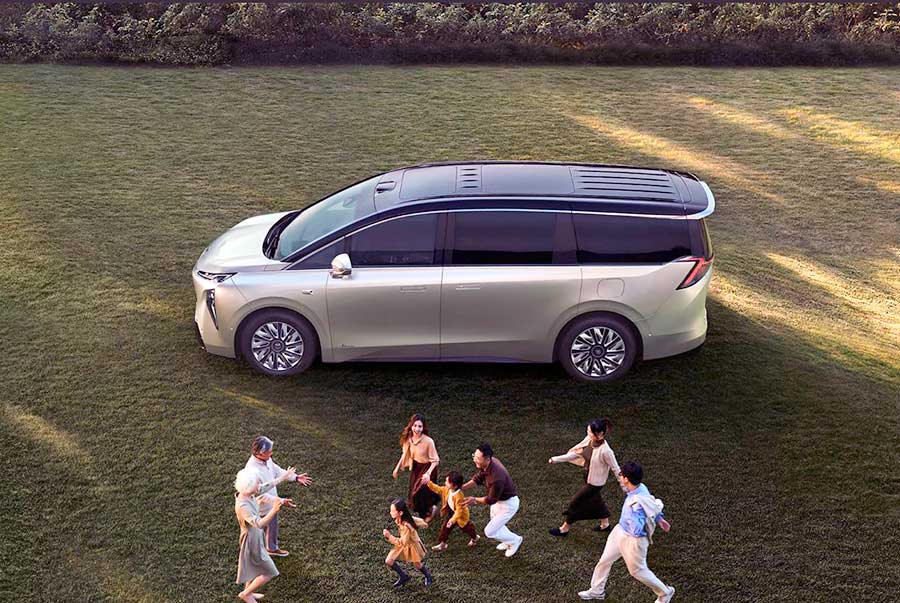 В КНР продают Buick Electra Encasa — премиальный минивэн с запасом хода 1320 км и креслами «нулевой гравитации»