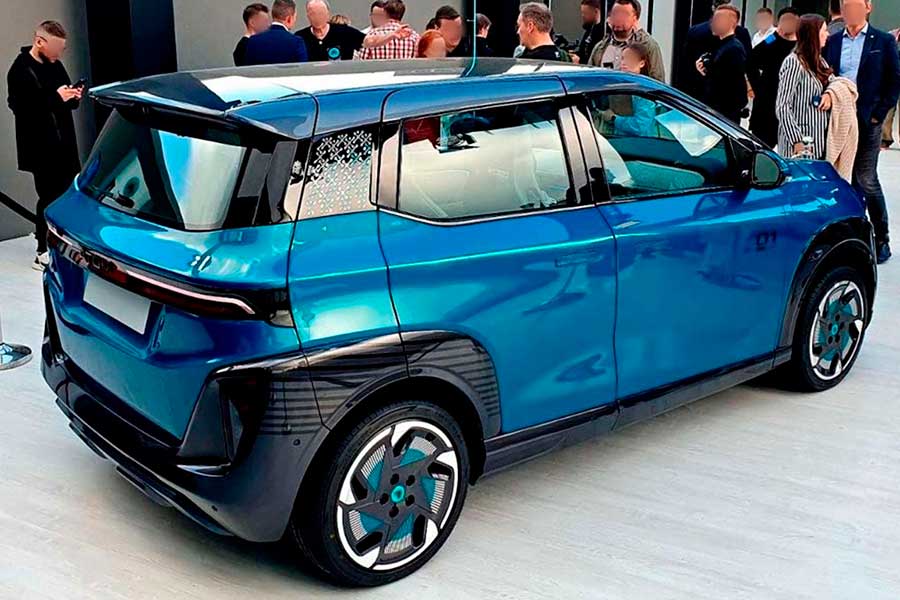 Завод «Москвич» выпустил первый конвейерный электромобиль Атом и готовится к серийному производству