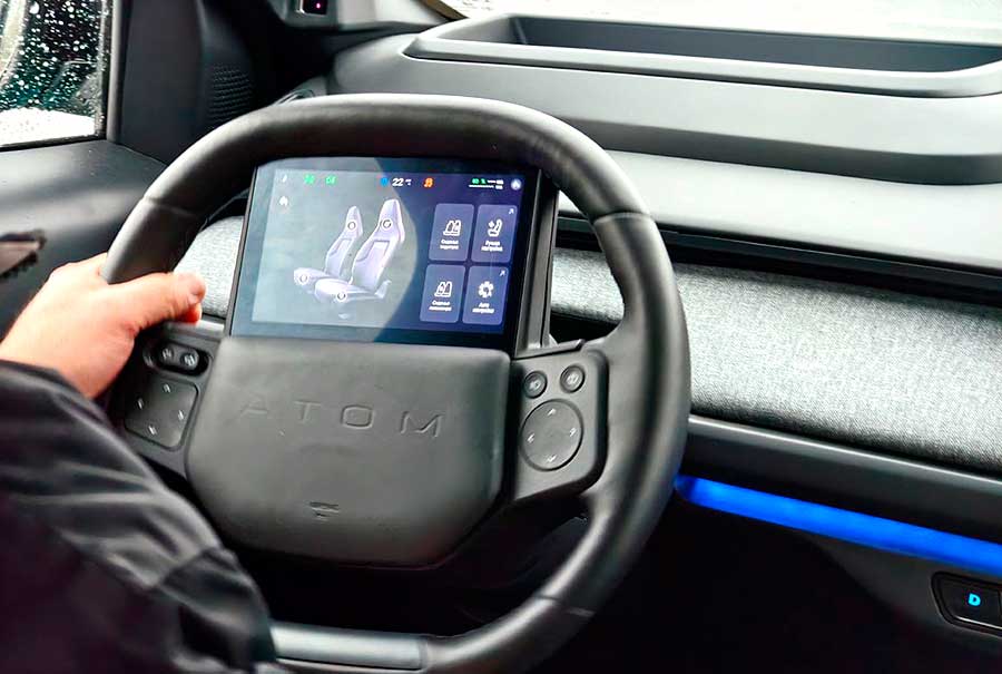 Завод «Москвич» выпустил первый конвейерный электромобиль Атом и готовится к серийному производству