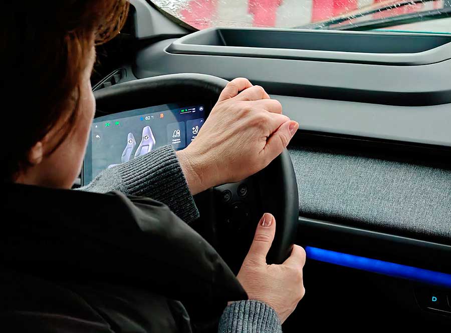 Завод «Москвич» выпустил первый конвейерный электромобиль Атом и готовится к серийному производству