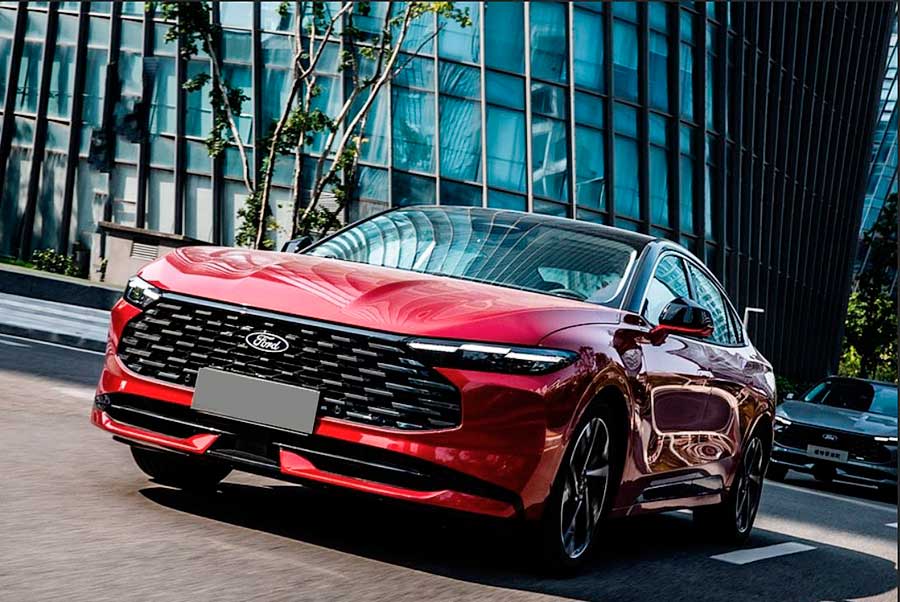 В КНР открыты продажи технологичного седана Ford Mondeo рестайлинга 2025 года с революционным 4K-экраном и увеличенной мощностью агрегатов