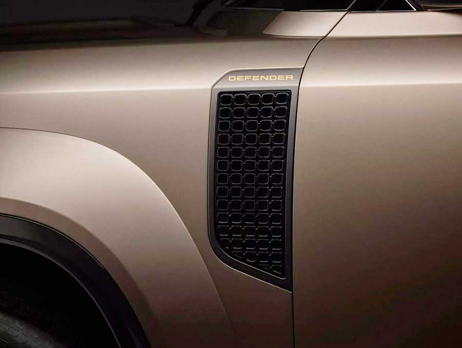 Land Rover Defender Octa. Британская компания «JLR» предлагает заказать классический внедорожник с тюнингом под Octa по цене от 190 000 £