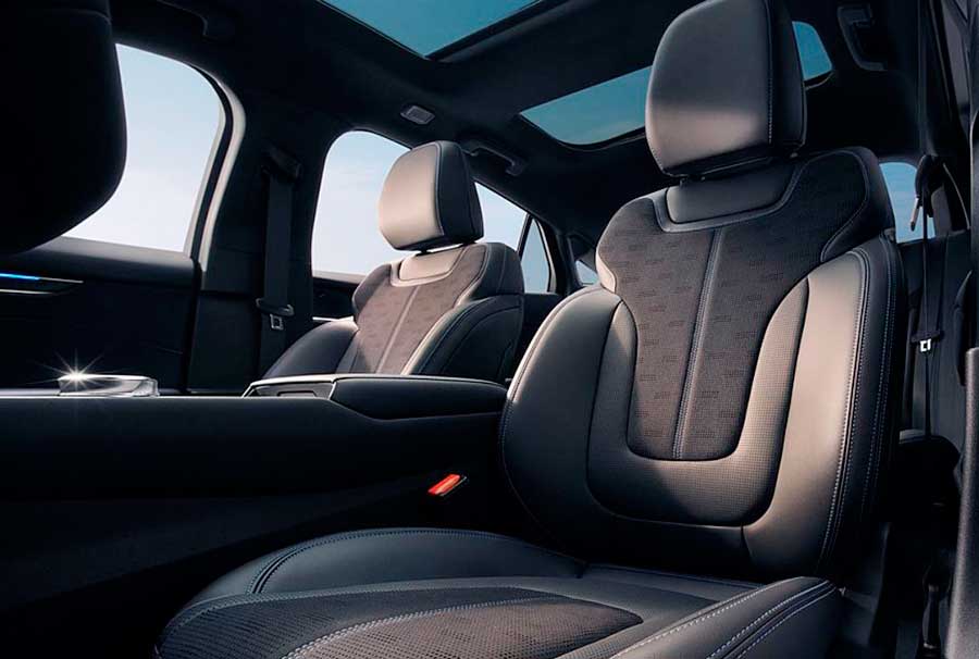 В КНР открыты продажи технологичного седана Ford Mondeo рестайлинга 2025 года с революционным 4K-экраном и увеличенной мощностью агрегатов