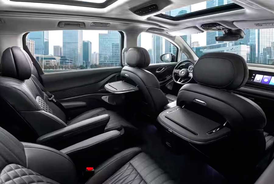 Бренд «Voyah» представил обновленный кроссовер Voyah Free Sport+ и минивэн Dream