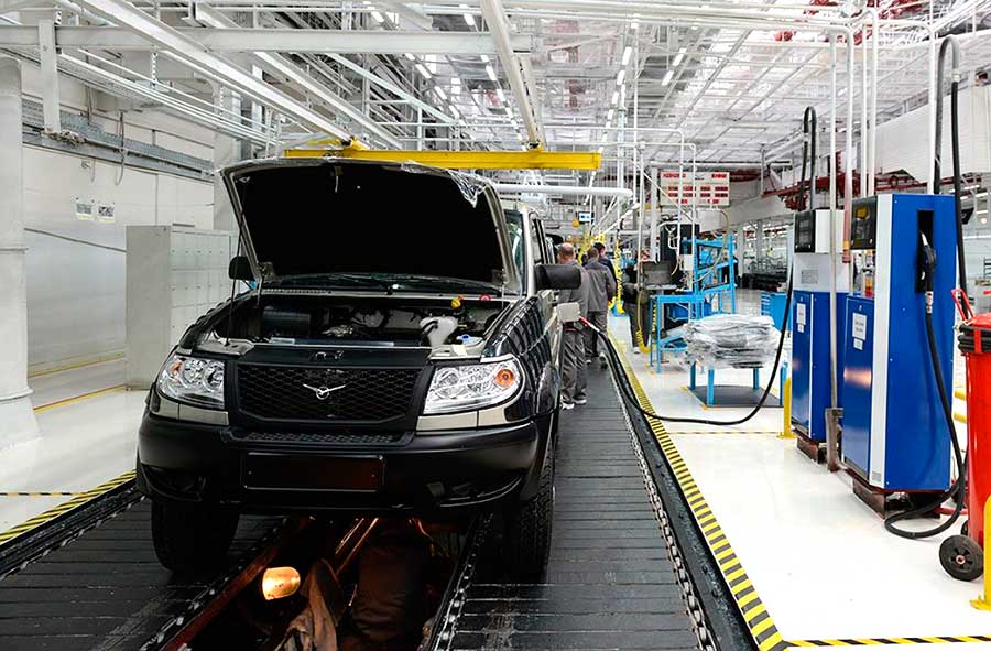 Российский завод возобновил производство легендарных внедорожников: УАЗ Хантер 2026, Патриот, Пикап и Профи