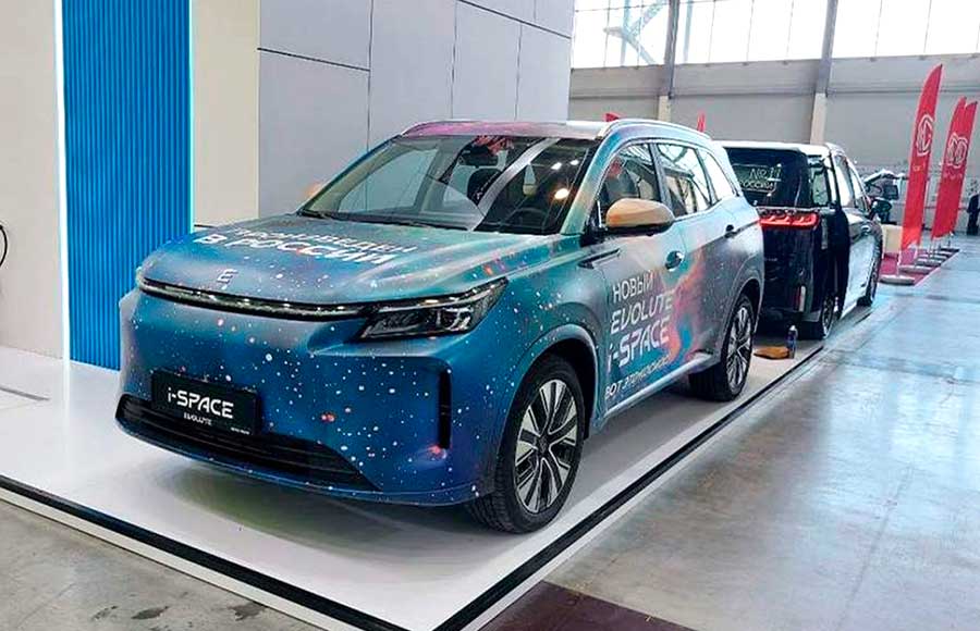 Поступили в продажу полноприводные кроссоверы Evolute i-Space