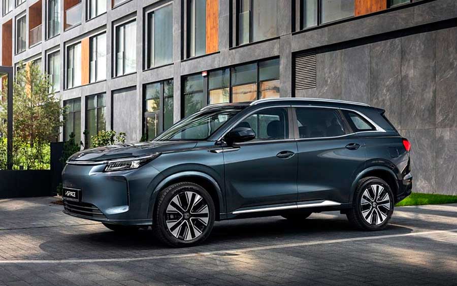 Поступили в продажу полноприводные кроссоверы Evolute i-Space