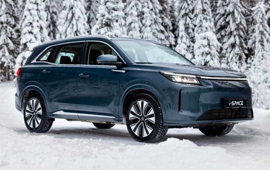 Поступили в продажу полноприводные кроссоверы Evolute i-Space