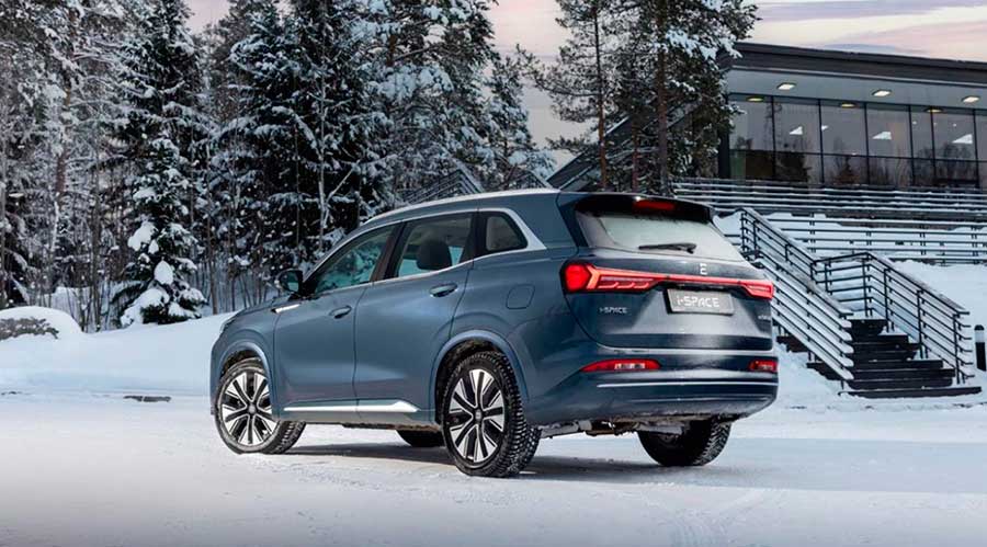 Поступили в продажу полноприводные кроссоверы Evolute i-Space
