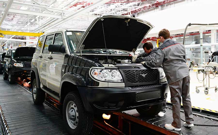 Российский завод возобновил производство легендарных внедорожников: УАЗ Хантер 2026, Патриот, Пикап и Профи