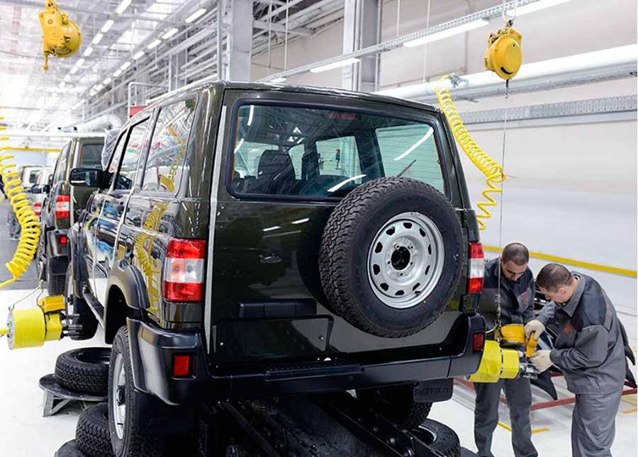 Российский завод возобновил производство легендарных внедорожников: УАЗ Хантер 2026, Патриот, Пикап и Профи