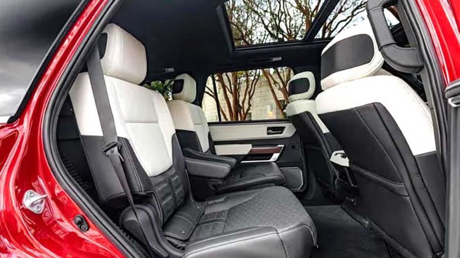 В России появилась достойная замена Land Cruiser 300. Toyota Sequoia — самый «неубиваемый» автомобиль в мире