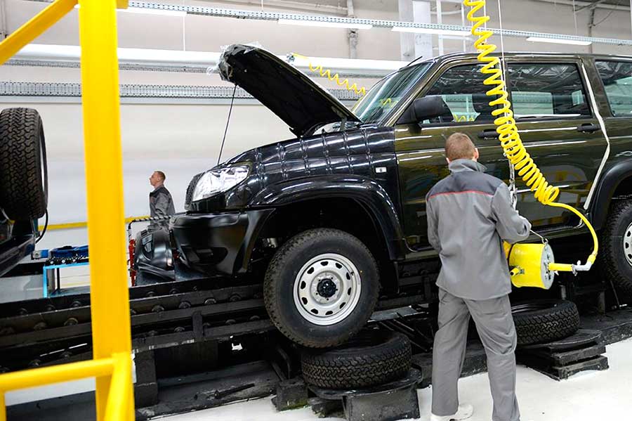 Российский завод возобновил производство легендарных внедорожников: УАЗ Хантер 2026, Патриот, Пикап и Профи