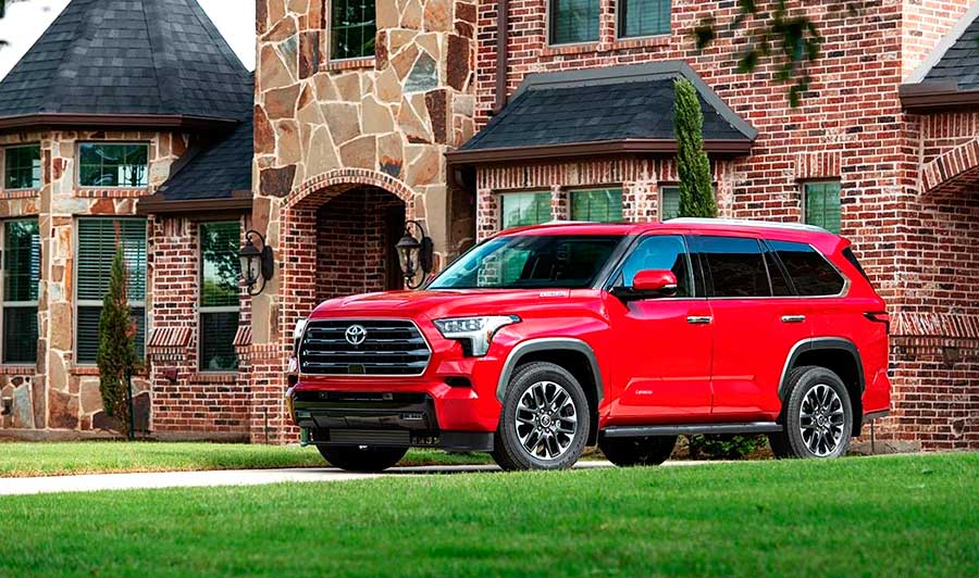 В России появилась достойная замена Land Cruiser 300. Toyota Sequoia — самый «неубиваемый» автомобиль в мире