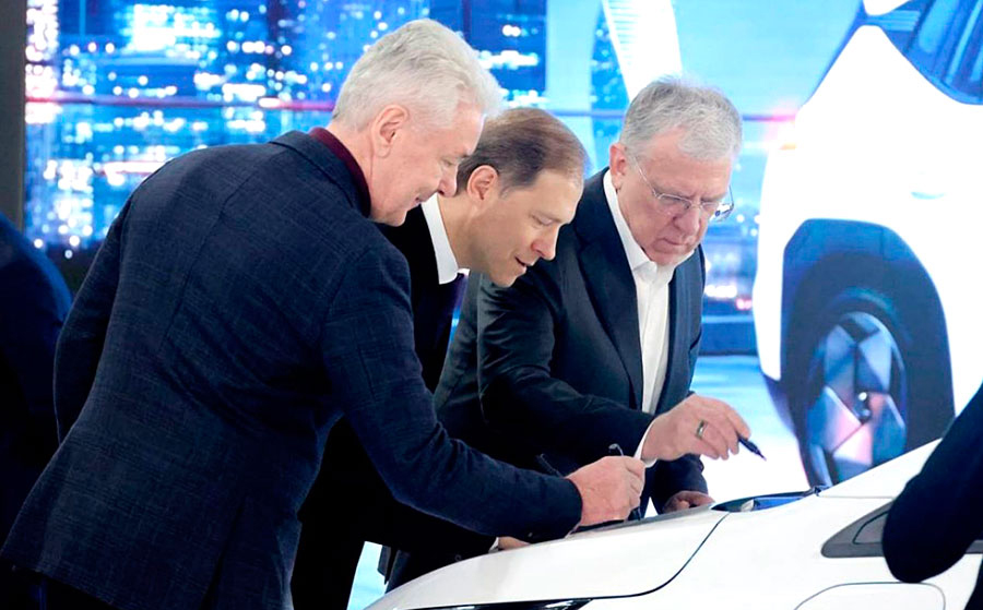 Завод «Москвич» начал выпуск электромобиля UMO 5