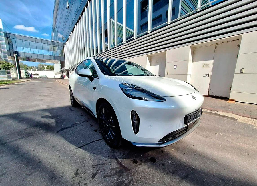 В РФ сертифицирован премиальный электрокроссовер GAC Hyptec HT с запасом хода 825 км, дверями-крыльями и официальной гарантией 5 лет