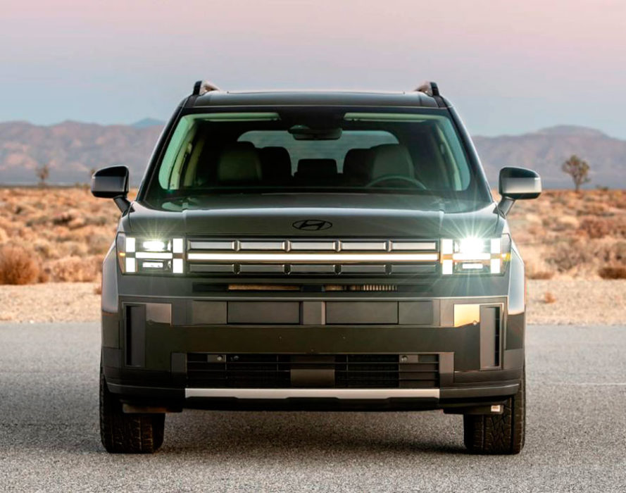 Надежный корейский кроссовер Hyundai Santa Fe возвращается на российский рынок