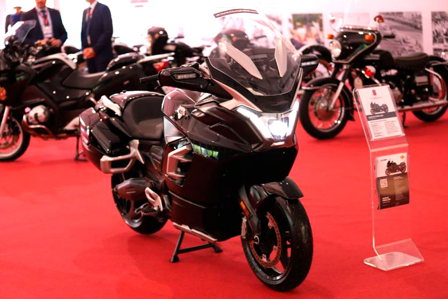 В РФ сертифицирован премиальный электробайк с люлькой Aurus Merlon: 87 л. с., массой 625 кг