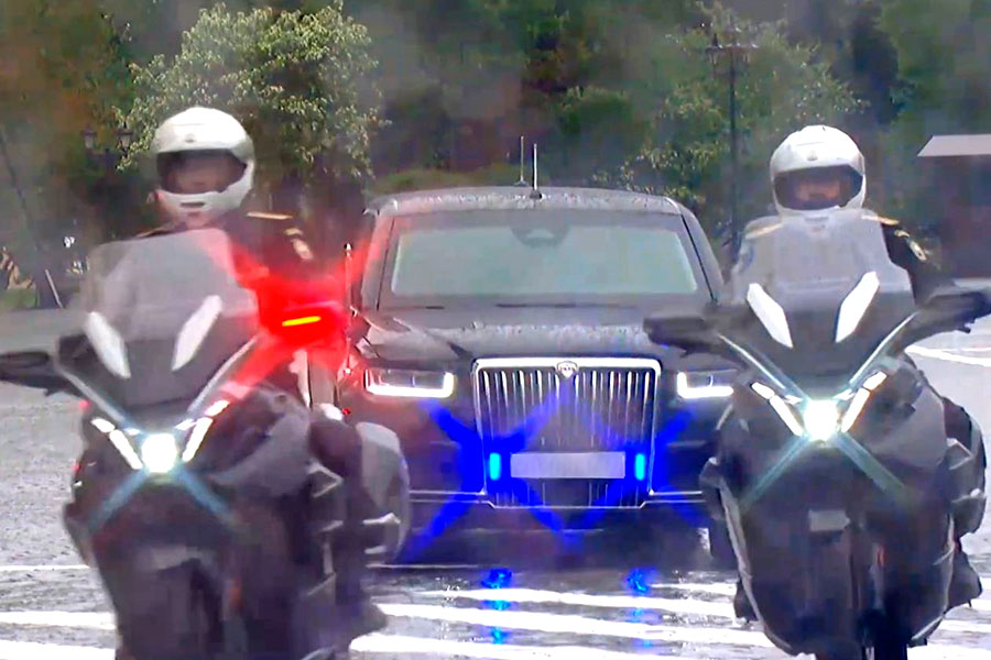 В РФ сертифицирован премиальный электробайк с люлькой Aurus Merlon: 87 л. с., массой 625 кг