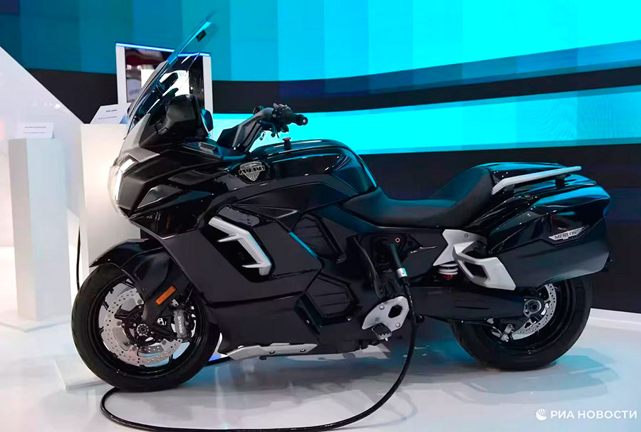 В РФ сертифицирован премиальный электробайк с люлькой Aurus Merlon: 87 л. с., массой 625 кг