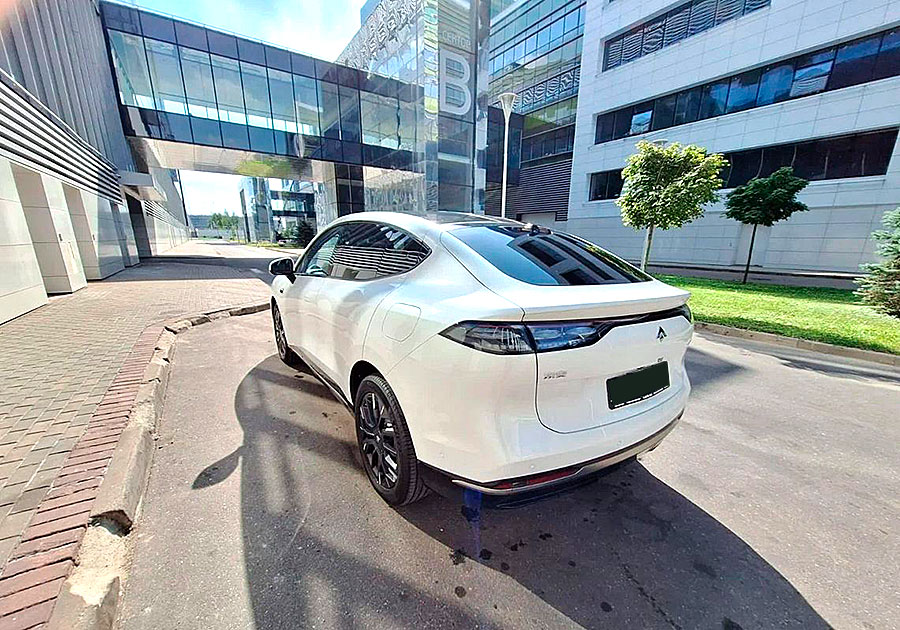 В РФ сертифицирован премиальный электрокроссовер GAC Hyptec HT с запасом хода 825 км, дверями-крыльями и официальной гарантией 5 лет