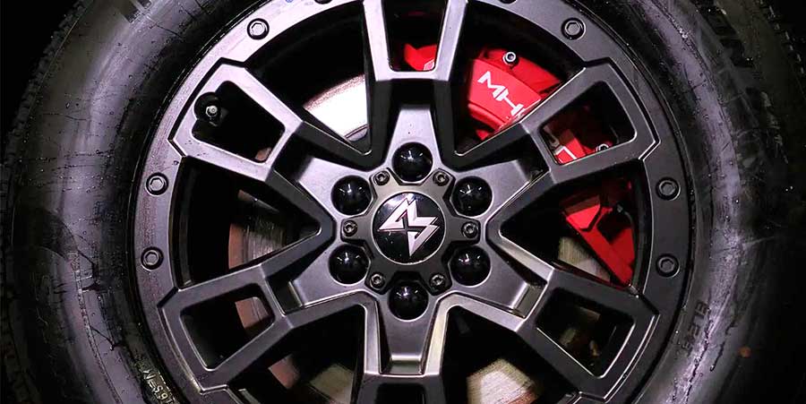 Новинка российского рынка 2026 года — гибридный внедорожник M-Hero I Limited Edition с зимним пакетом по цене от 7,99 млн. рублей