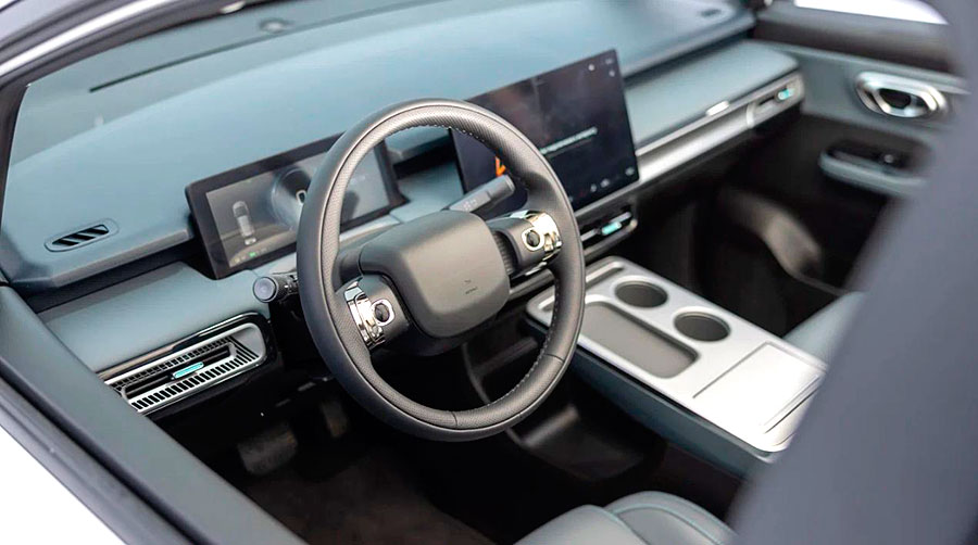 Завод «Москвич» начал выпуск электромобиля UMO 5